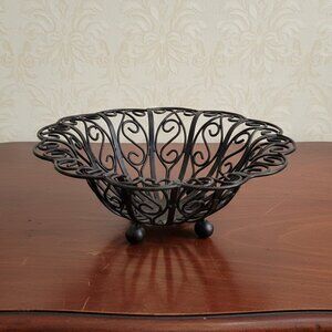 Vintage Black Wrought Iron Wire Basket Scalloped Edge French Country Decor Bowl